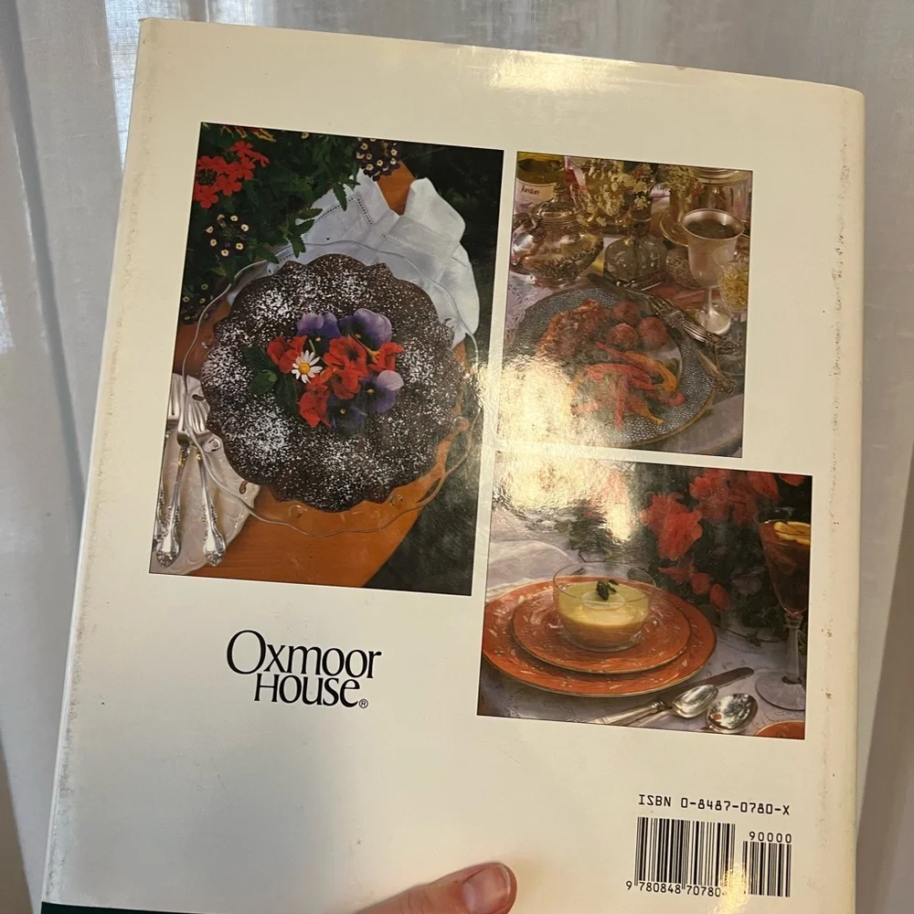 Entertaining With Southern Living - Margaret Chason Agnew